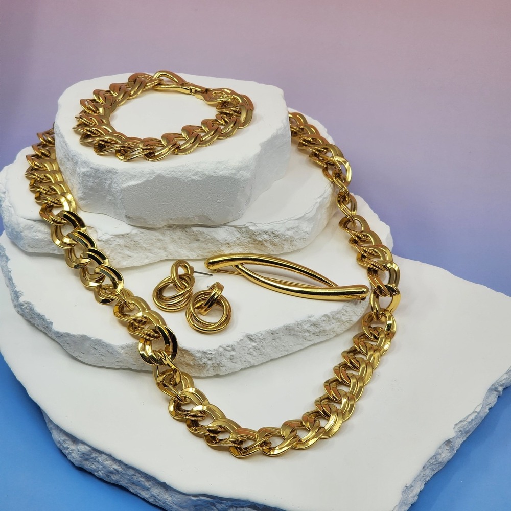 MONET Gold Tone Chunky Chain Necklace Bracelet Earrings Brooch Vintage 4pc Set